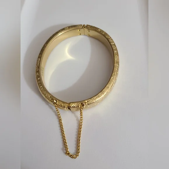 Vintage bracelet bangle etched flowers gold safety chain estate vtg Hong Kong - Picture 5 of 13